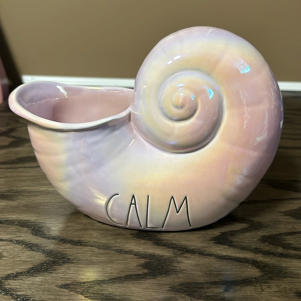 Rae Dunn Calm Shell